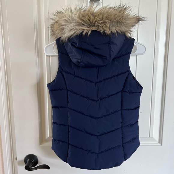 H&M fall/Winter vest - Picture 2 of 3